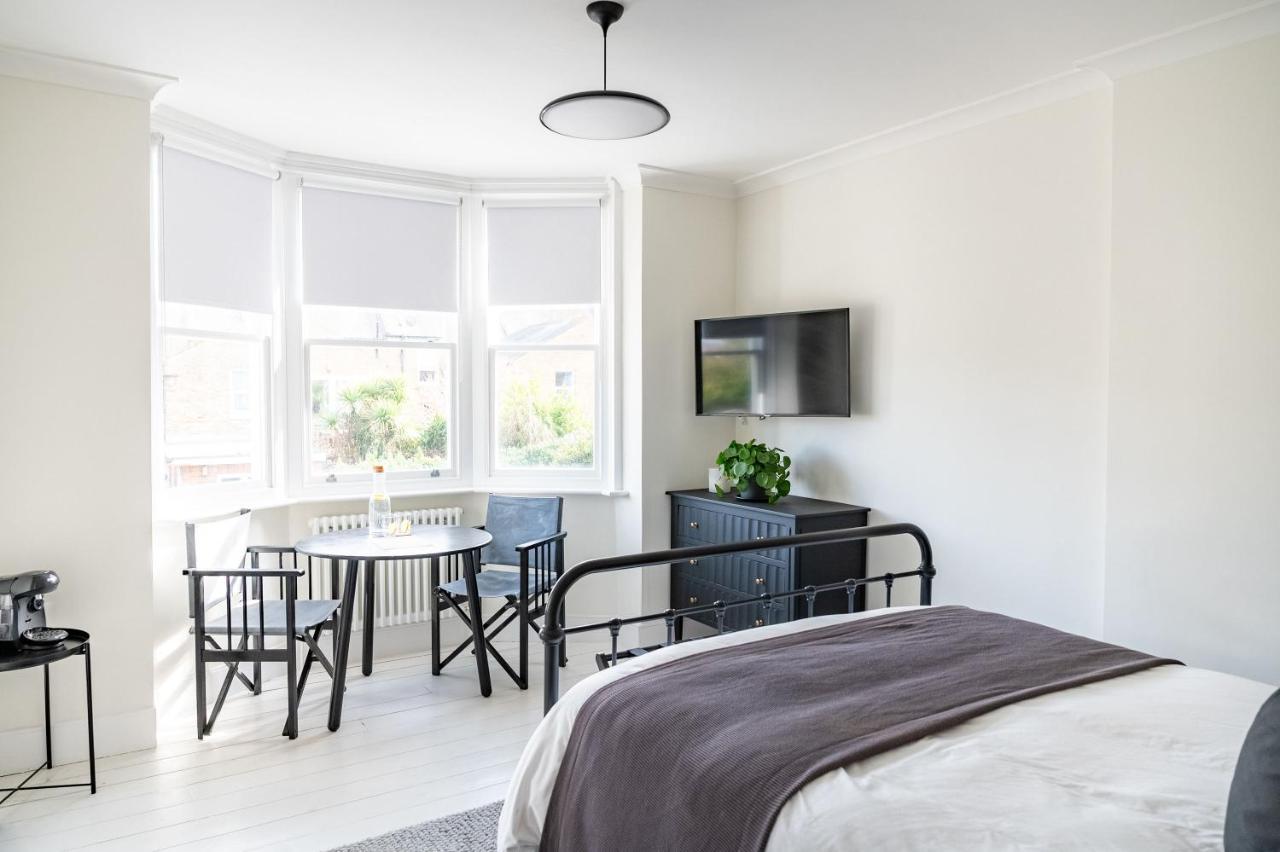 Doghouse Margate Bed & Breakfast ภายนอก รูปภาพ