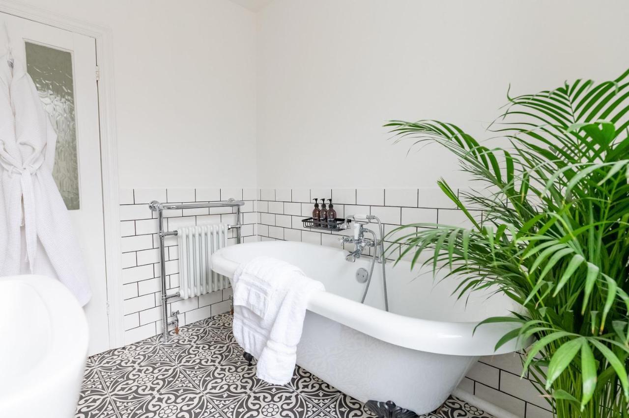 Doghouse Margate Bed & Breakfast ภายนอก รูปภาพ